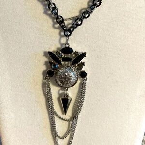 ✔️✔️Handcrafted- Vintage inspired Black/Silver tone Necklace